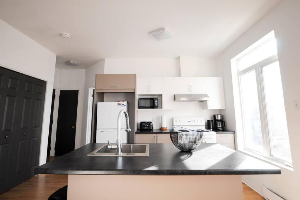 Apartmán Le 1808 - Spacieux Avec Balcon - Nord De Quebec Exteriér fotografie